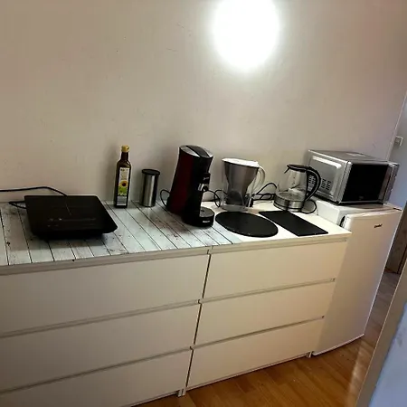 , Ruhig Gute Messe Anbindung,parkplaetze & Top- Oeffentliche Verkehrsmittel Zur Und Messe Appartement *