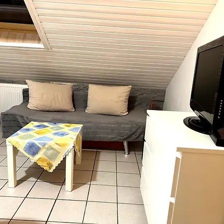 Apartment , Ruhig Gute Messe Anbindung,parkplaetze & Top- Oeffentliche Verkehrsmittel Zur Und Messe Dusseldorf
