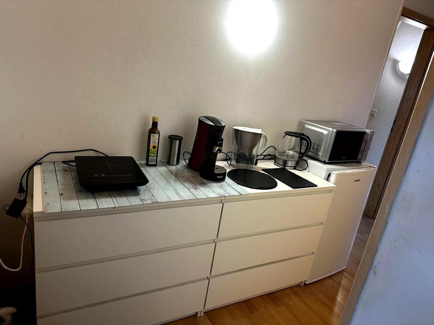 Ruhige Unterkunft, Parkplätze&top- Anbindung Zur City&messe Apartment *