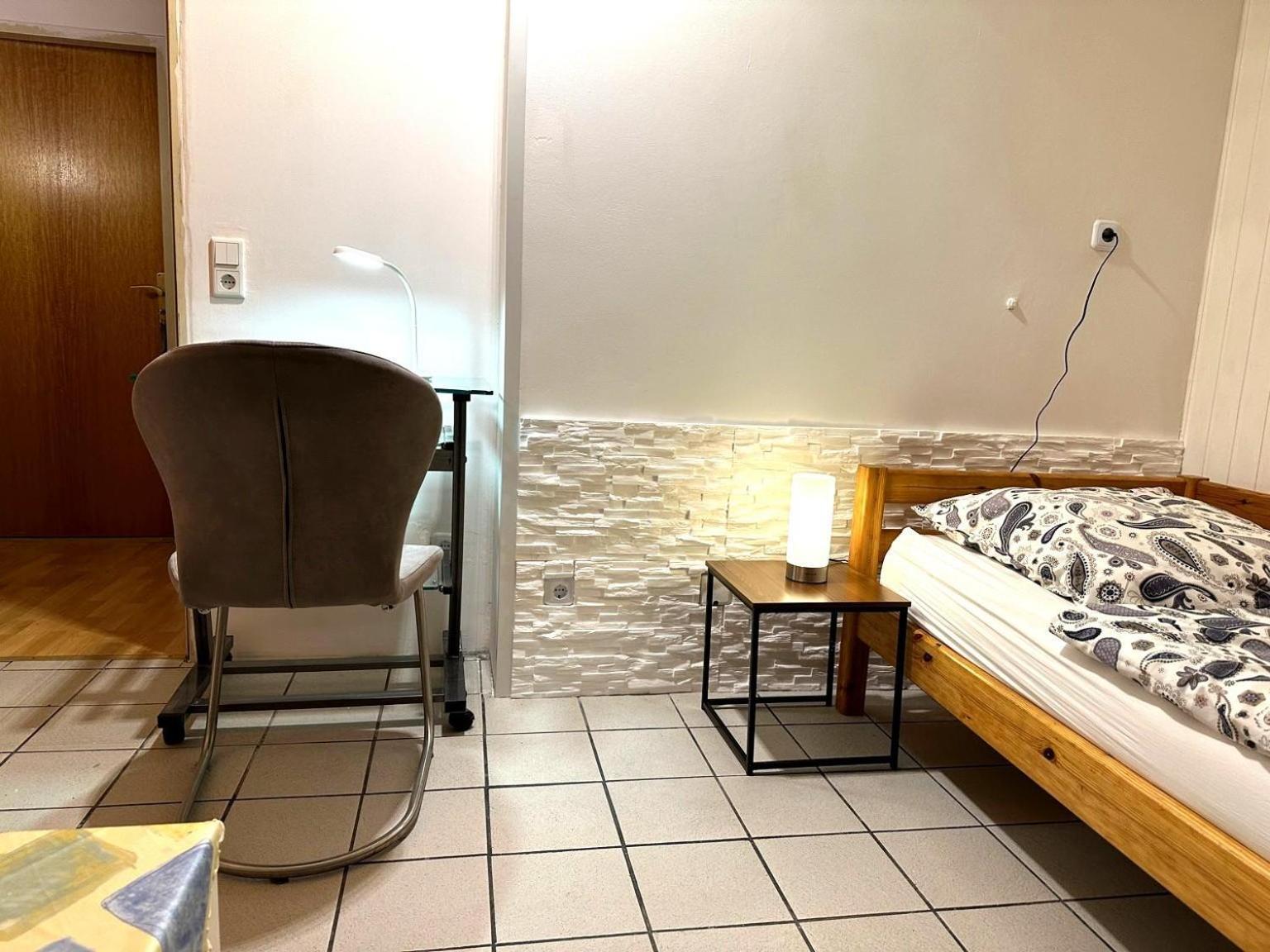 Ruhige Unterkunft, Parkplaetze & Top- Anbindung Zur & Messe Apartment *