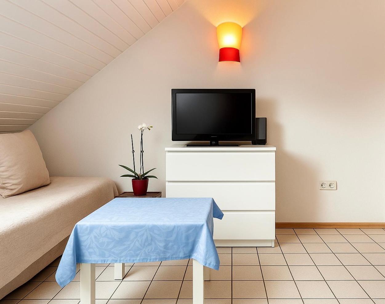 Apartment Ruhige Unterkunft, Parkplaetze & Top- Anbindung Zur & Messe